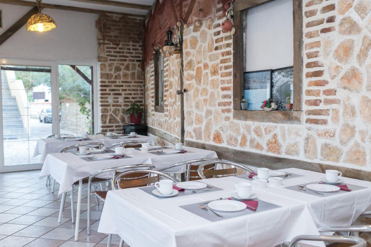 Mb Bed&Breakfast Pag Town Buitenkant foto