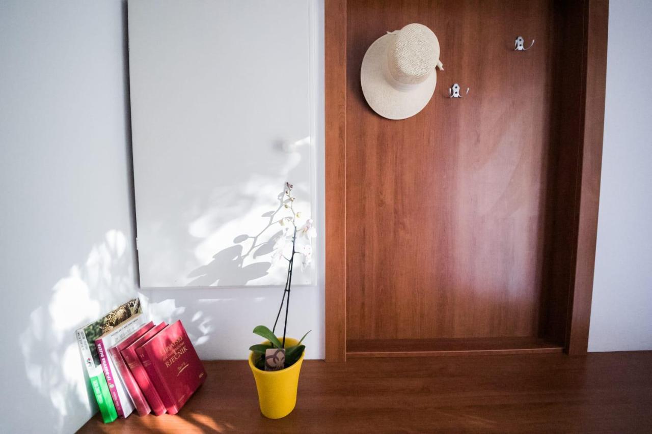 Mb Bed&Breakfast Pag Town Buitenkant foto