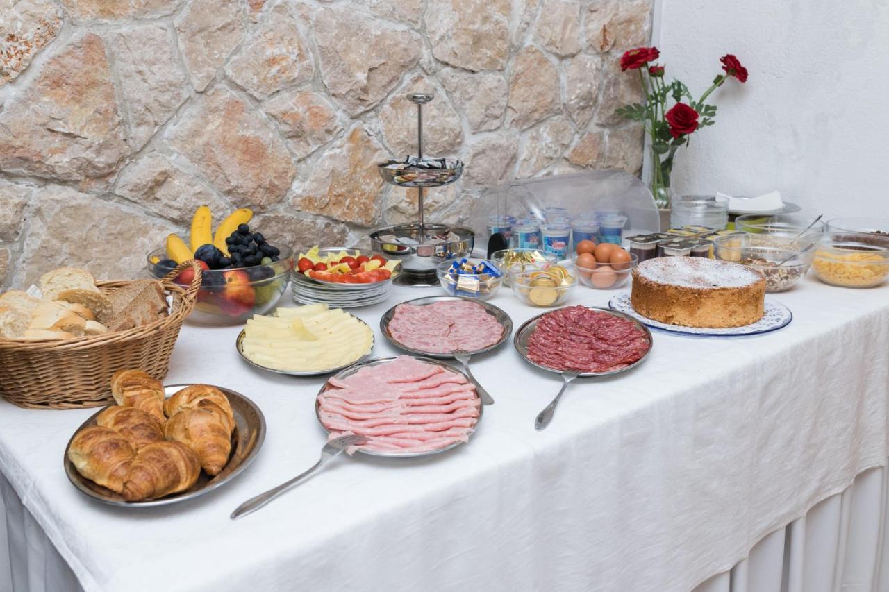 Mb Bed&Breakfast Pag Town Buitenkant foto